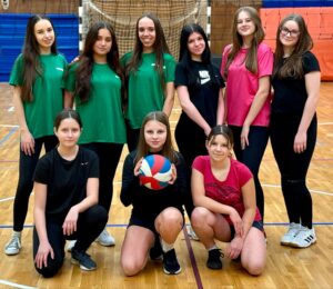 Read more about the article Próbáld ki a röplabdázást Salgótarjában!